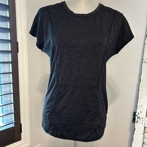 ROOTS athletic short sleeve tee with kangaroo pocket size S Black